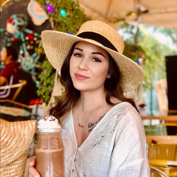 Meet your Posher, Michaela - Picture 1 of 1